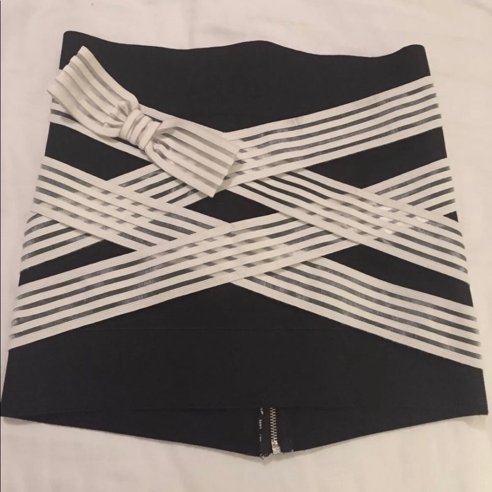 NWOT Beach Bunny Bandage Skirt Black & Cream